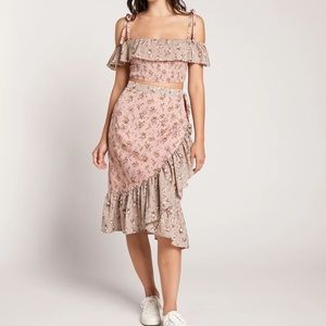 EUC Eggie bailamos floral midi skirt $55